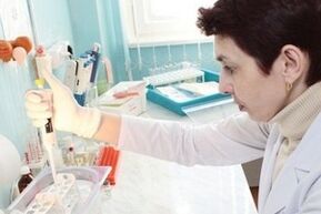 Il est très important de diagnostiquer la prostatite à temps grâce à des tests, cela accélérera la guérison.